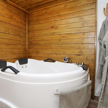 Chambre D'Hotes Des Loyes Jaillans Buitenkant foto